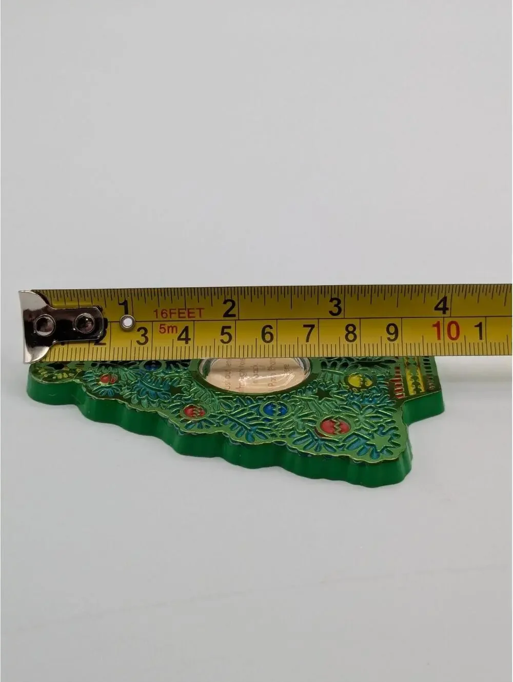 Christmas Tree Photo Holder Ornament 1981, Green and Gold Plastic